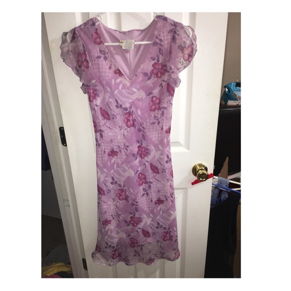 Cute purple/pink floral dress - Picture 1 of 4